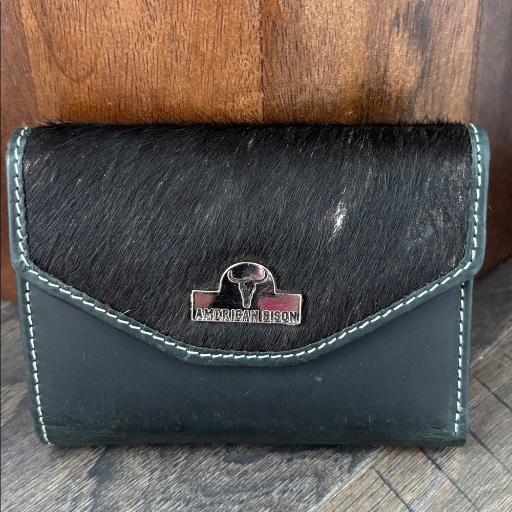 American Bison Hair on Hide,Genuine Leather,5 card,1 ID,bill,zip coin,,snap top